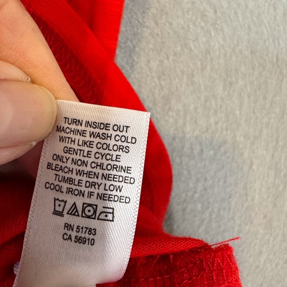 Maurices Vibrant Red Short Sleeve Tee. Excellent Condition. - Picture 4 of 5